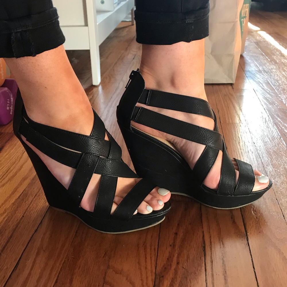 Chinese laundry wedges